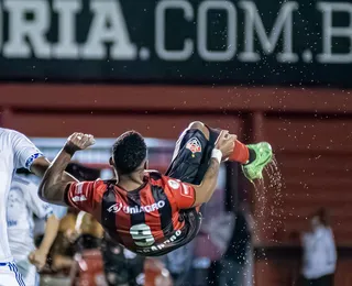 Alerrandro, ex-Vitória, não vence o Puskás 2025 com gol de bicicleta