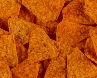 Alimentos como Doritos e M&M’s podem ganhar alertas de saúde