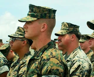 Apenas 4 episódios: nova série da Netflix sobre guerra vira sucesso