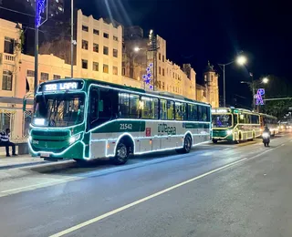 Centro Histórico tem ônibus iluminados e ascensores gratuitos no Natal