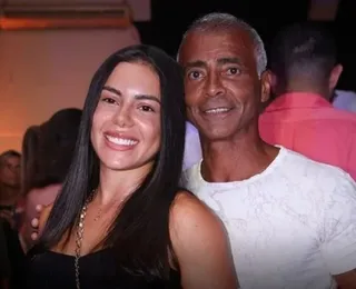 Com quase 60 anos, Romário volta a ser visto com jovem de 22