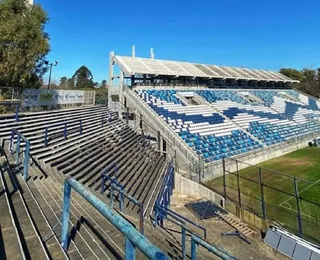 Com salários atrasados, time se recusa a treinar às vésperas de jogo decisivo