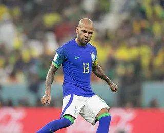 Daniel Alves compra clube em Portugal e pode voltar a jogar