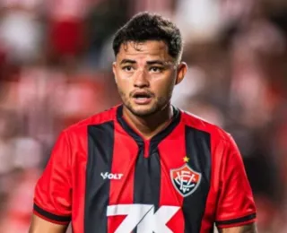 Dispensado pelo Vitória, meia deixa futebol japonês e fica sem clube