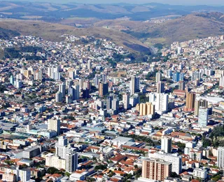 Erguida dentro de um vulcão, esta cidade brasileira encanta turistas