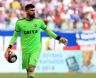 Ex-Vitória deixa clube 18 dias após anúncio e pode se aposentar