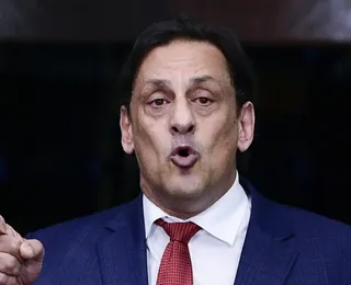 Ex-advogado de Bolsonaro é condenado por racismo contra atendente