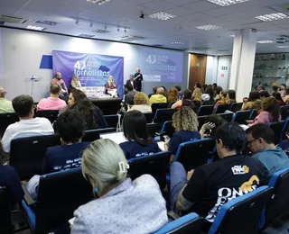 FENAJ debate precarização, regulação da IA e empossa nova diretoria