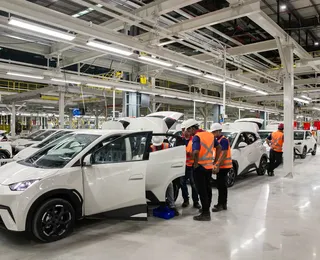 Fábrica da BYD na Bahia bate marca de 10 mil carros produzidos