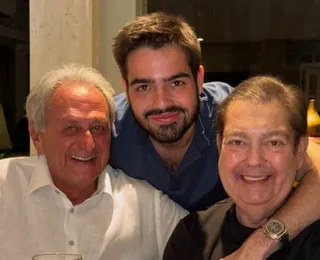 Faustão surge em clique raro durante celebração de Natal; veja