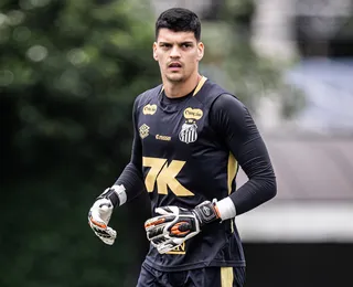 Flamengo prepara investida por Gabriel Brazão, goleiro do Santos