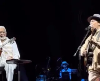 Gilberto Gil se emociona com homenagem de Geraldo Azevedo; vídeo