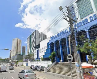 Homem e mulher são assassinados em frente a uma igreja em Salvador