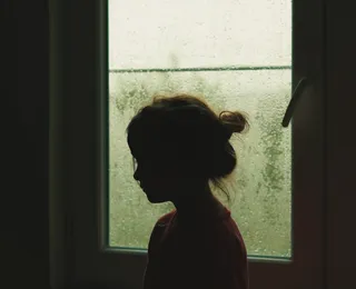 Influencer publica vídeo íntimo da filha para incriminar pai