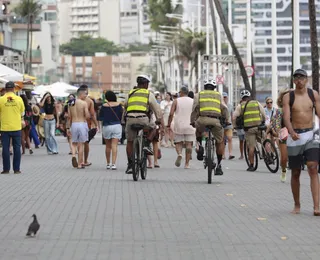 Já viu? Policiais em bicicletas reforçam segurança na orla de Salvador