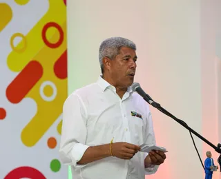 Jerônimo defende sistema de progressão estudantil criticado pela oposição