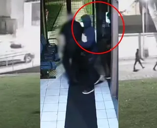 Ladrões armados roubam grande universidade noite do réveillon