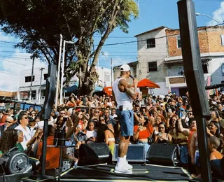 Leo Santana reúne multidão em show gratuito na Boa Vista do Lobato
