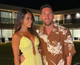 Modelo brasileira revela que foi barrada de jogo por mulher de Messi