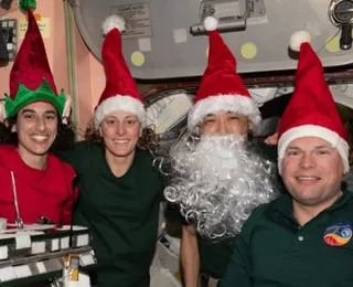 Natal no espaço: Nasa divulga imagens da ceia dos astronautas