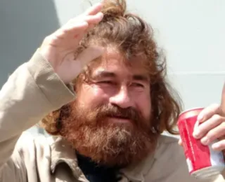 Pescador é processado após sobreviver 14 meses à deriva no mar