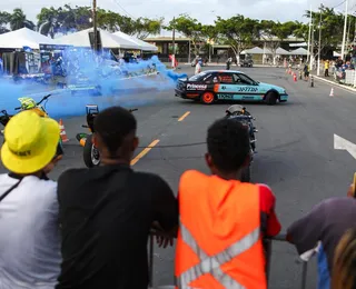 Pista com drift e manobras radicais chamam atenção na abertura da Fenagro 2025