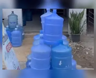 Ponto de tráfico de drogas disfarçado como revenda de água é desarmado