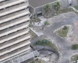 Quatro são presos em ação contra furtos na antiga sede dos Correios