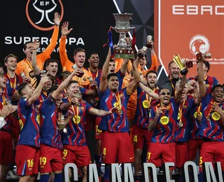 Raphinha decide, Barcelona vence o Real e é bicampeão da Supercopa
