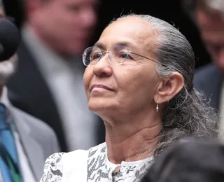 "Sem conciliação": Heloísa Helena volta ao Congresso e ataca Lula