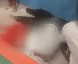 Servidor público é morto a tiros dentro de bar; mulher ficou ferida