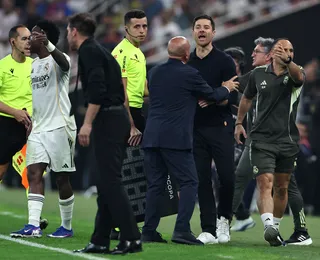 Simeone pede desculpas após provocar Vini Jr. na Supercopa da Espanha
