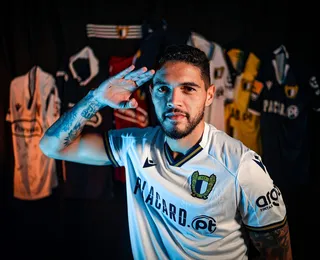 Substituto de Halter? Vitória avança em negociações com zagueiro