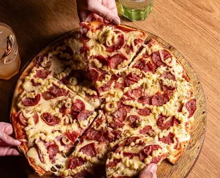 Tradicional rede de pizzarias fecha 90 lojas e declara falência
