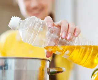 Truque barato com vinagre acaba com o mau cheiro em casa