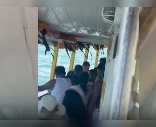 Vereadores se envolvem em briga durante festa no mar