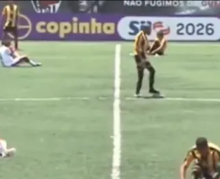 Vídeo: Copinha tem jogo interrompido após gramado "queimar" atletas