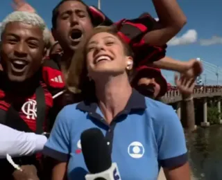 Vídeo: torcedor do Flamengo puxa cabelo de repórter da Globo ao vivo