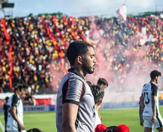 Vitória: Fábio Mota revela prazo de retorno de Lucas Arcanjo