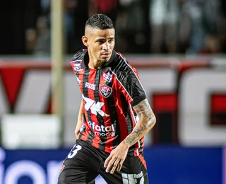 Vitória entra em "queda de braço" com o Coritiba por Erick; entenda