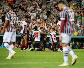 Vitória toma decisão importante sobre atacante contestado pela torcida