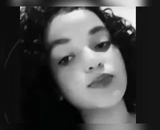 Adolescente de 13 anos morre após pular de carro em movimento na Bahia