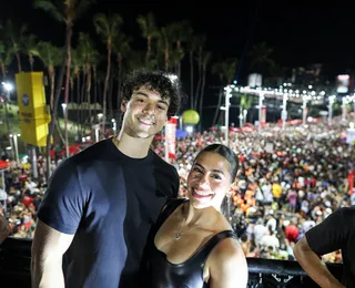 Ao lado da noiva, filho de Xanddy celebra volta ao pré-carnaval
