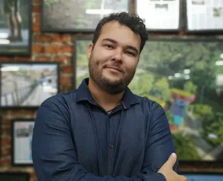 Autor baiano lança livro que expõe caos da vida em condomínio