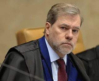 Banco Master: Toffoli reage a críticas e explica por que manteve investigação no STF