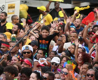 Carnaval acende alerta para riscos da doença do beijo, diz médico