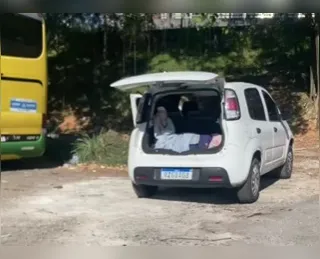 Corpos encontrados amarrados dentro de carro em Pirajá são identificados