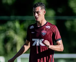 De saída! Vitória negocia promessa da zaga para clube europeu