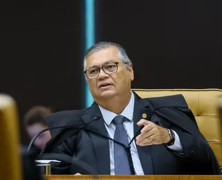 Dino suspende “penduricalhos” de funcionários do serviço público