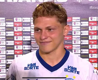 Eleito craque do jogo, Dell celebra primeiro gol como profissional
